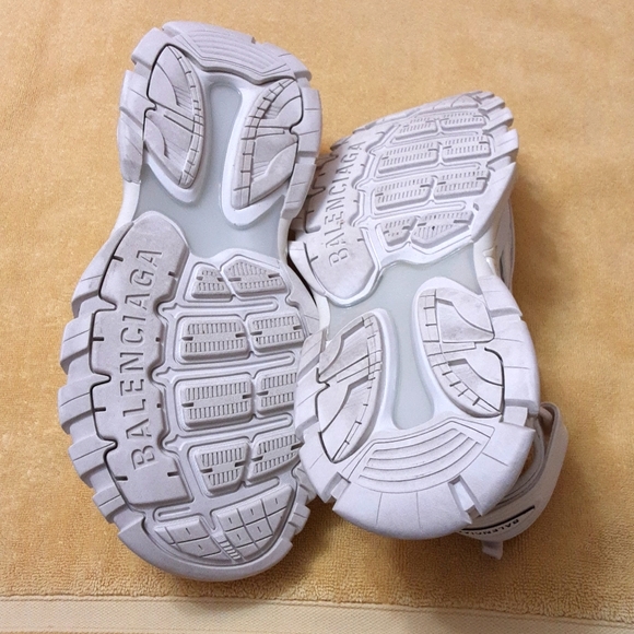 Balenciaga track sandals- very clean and good condition 👌 Unisex ‼️Authentic ‼️ - Picture 11 of 16